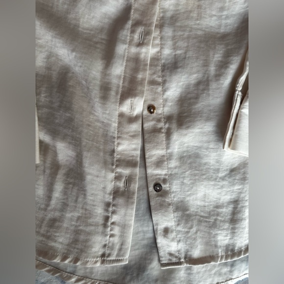 H&M Cream Satin-Look Button-Up Blouse w Black Collar  4 – Elegant Long Sleeve - Picture 2 of 11